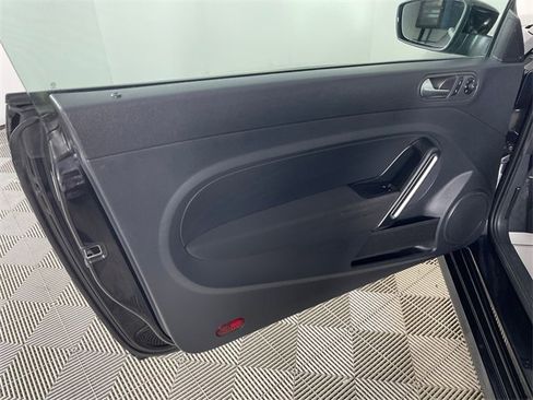 Used 2018 Volkswagen Beetle 2.0T S image 16