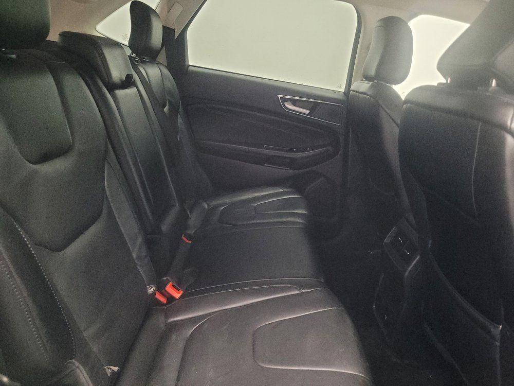 Used 2020 Ford Edge Titanium FWD image 19