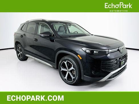 Used 2026 Volkswagen Tiguan SE AWD/4WD image 1