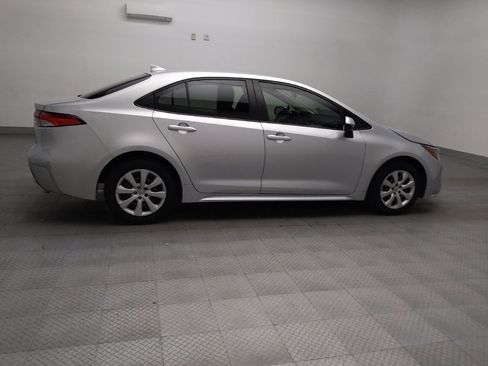 Used 2021 Toyota Corolla LE image 10