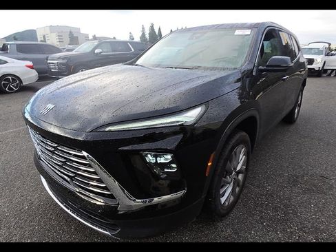 Used 2025 Buick Enclave Preferred image 2