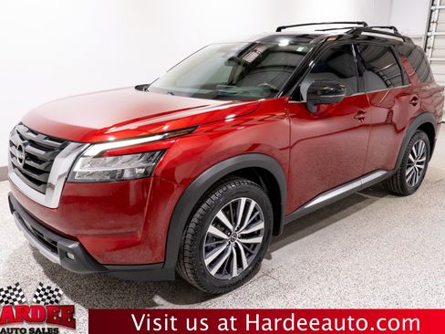 Used 2022 Nissan Pathfinder Platinum w/ Cargo Package AWD/4WD image 2