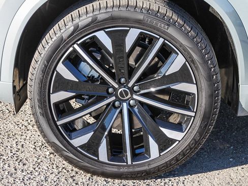 New 2026 Volvo XC90 T8 Ultra w/ Protection Package Premier AWD/4WD image 12
