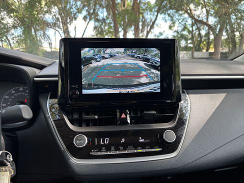 Used 2025 Toyota Corolla LE FWD image 17