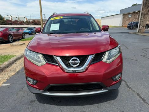 Used 2015 Nissan Rogue SV w/ SV Premium Package FWD image 2