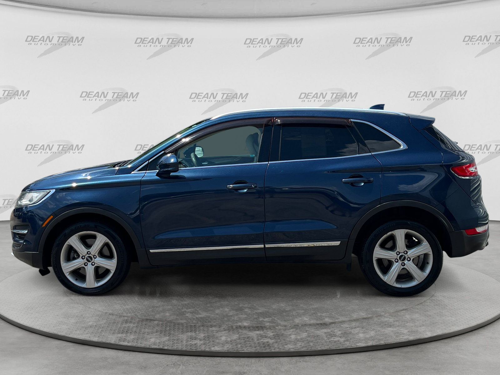 Used 2017 Lincoln MKC Premiere AWD/4WD image 4