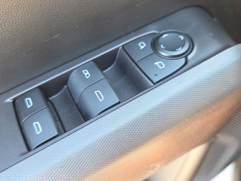 Used 2024 Chevrolet Colorado Trail Boss w/ Technology Package image 29