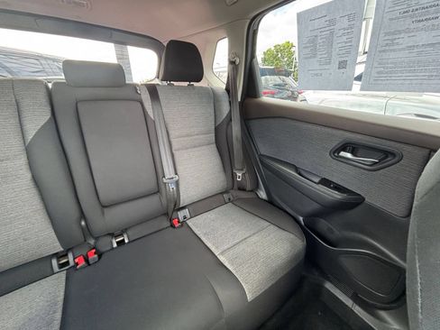 Used 2022 Nissan Rogue SV FWD image 37