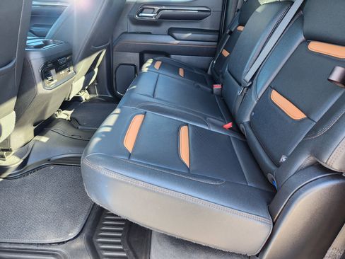 Used 2023 GMC Sierra 1500 AT4 w/ Technology Package image 11