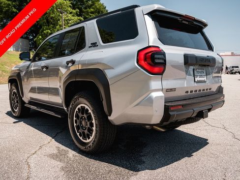 Certified 2025 Toyota 4Runner TRD Off-Road Premium AWD/4WD image 5