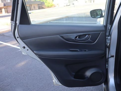 Used 2019 Nissan Rogue S AWD/4WD image 24
