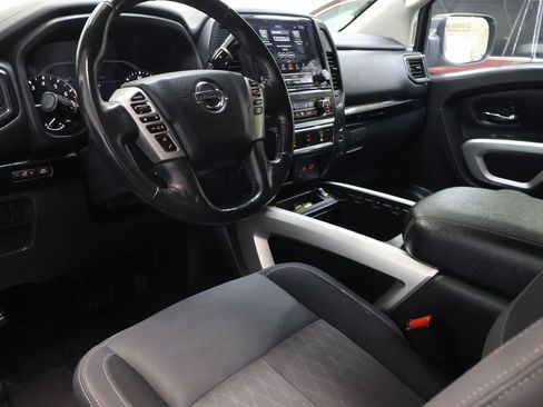 Used 2022 Nissan Titan SV image 17