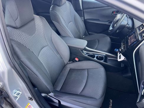 Used 2016 Toyota Prius Two image 32