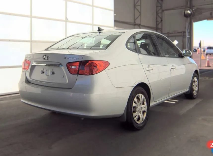 Used 2010 Hyundai Elantra GLS FWD image 2