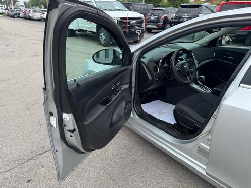 Used 2015 Chevrolet Cruze LT FWD image 13