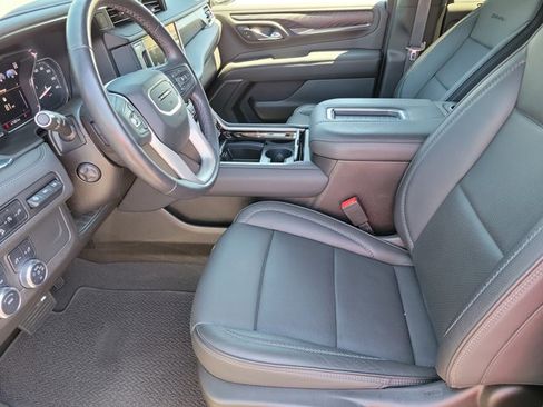 Used 2021 GMC Yukon XL Denali image 12
