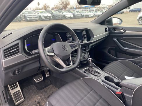 Used 2024 Volkswagen Jetta Sport image 8
