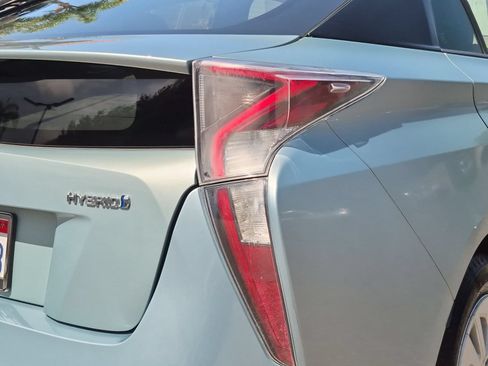 Used 2016 Toyota Prius Two FWD image 11
