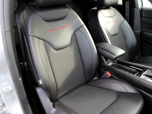 Used 2025 Jeep Compass Trailhawk image 23