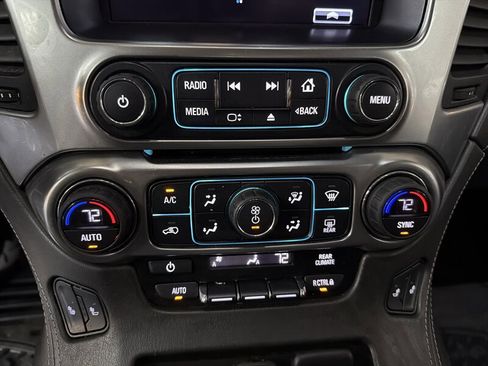 Used 2020 Chevrolet Suburban LT image 17