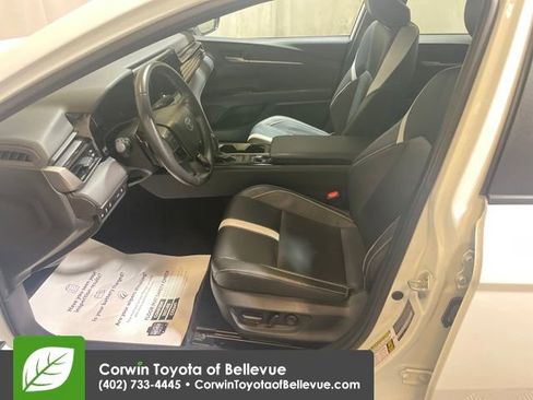 Used 2025 Toyota Camry SE image 9