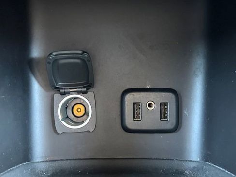 Used 2018 GMC Acadia Denali w/ Technology Package image 10