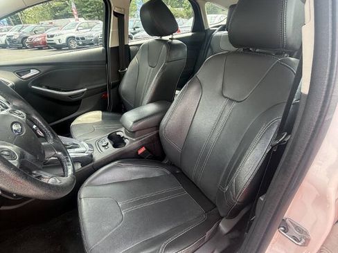 Used 2014 Ford Focus Titanium FWD image 13