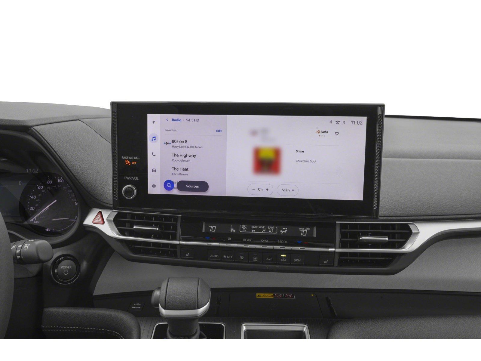 Used 2026 Toyota Sienna XLE FWD image 7
