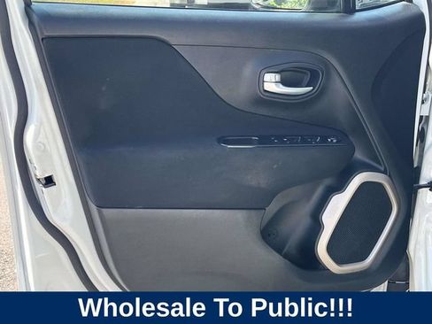 Used 2015 Jeep Renegade Latitude w/ Popular Equipment Group FWD image 15