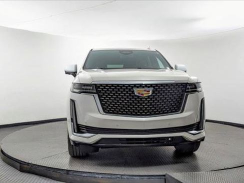 Used 2021 Cadillac Escalade Luxury RWD image 12
