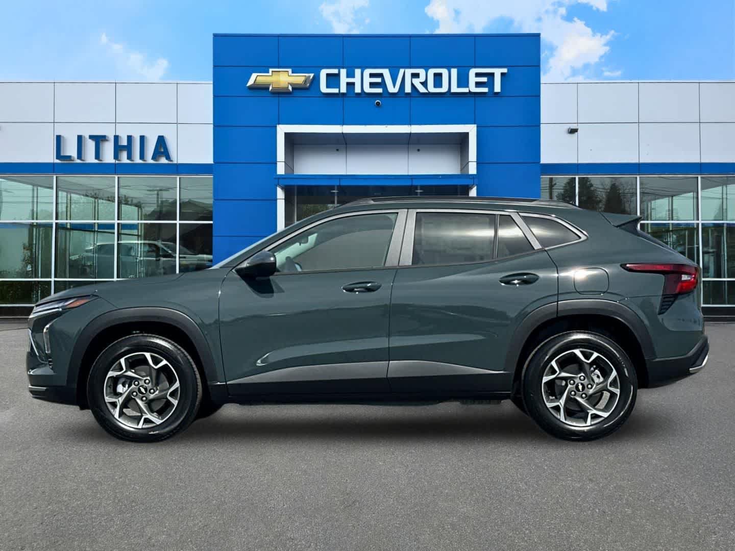 New 2026 Chevrolet Trax LT w/ Driver Confidence Package FWD image 5