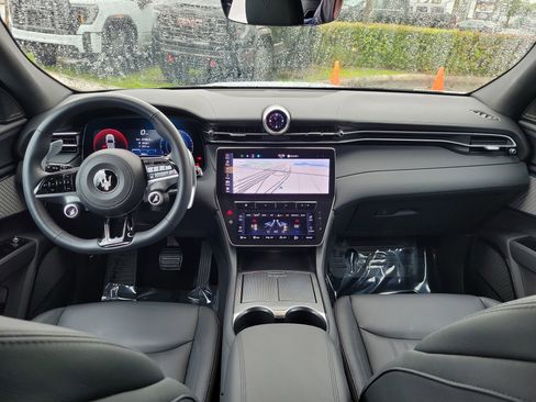 Used 2023 Maserati Grecale GT image 17