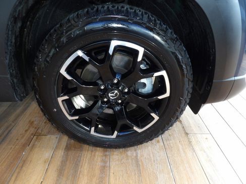 Certified 2025 MAZDA CX-50 Meridian Edition w/ Weather Package image 4