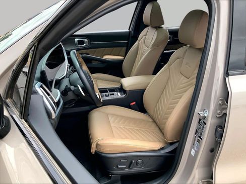 Certified 2025 Kia Sorento SX Prestige w/ Olive Brown Leather Package AWD/4WD image 8