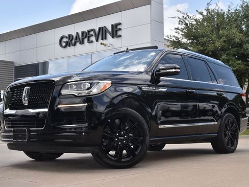 Certified 2024 Lincoln Navigator Reserve AWD/4WD image 2