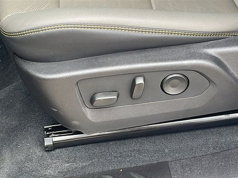 Used 2025 Chevrolet Colorado ZR2 w/ Technology Package image 11