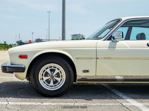 Used 1987 Jaguar XJ6 RWD image 4