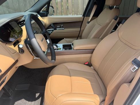 New 2026 Land Rover Range Rover Long Wheelbase SE AWD/4WD image 10