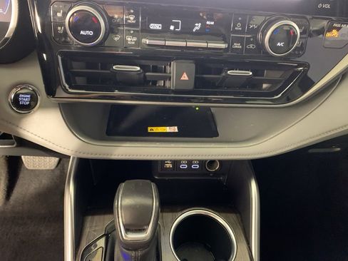 Used 2023 Toyota Highlander Limited AWD/4WD image 27
