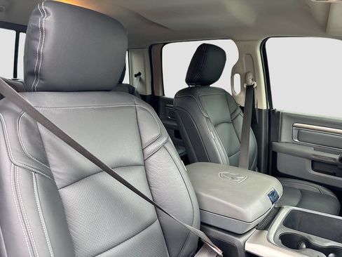 Used 2020 RAM 1500 Classic SLT w/ Luxury Group RWD image 27