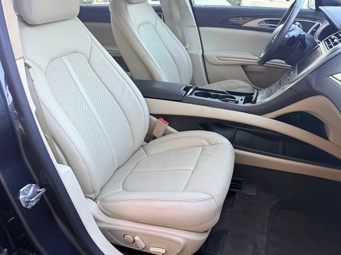 Used 2013 Lincoln MKZ AWD image 31