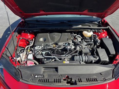 Used 2025 Toyota Camry SE image 11