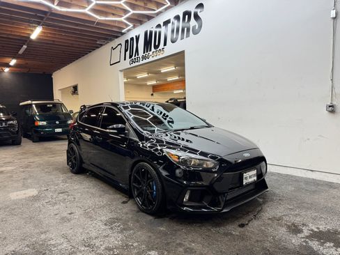 Used 2017 Ford Focus RS image 2