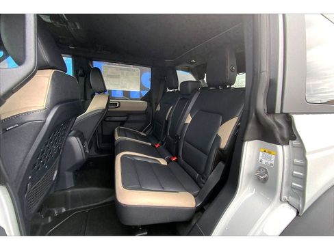 New 2026 Ford Bronco Big Bend w/ Black Diamond Package AWD/4WD image 11
