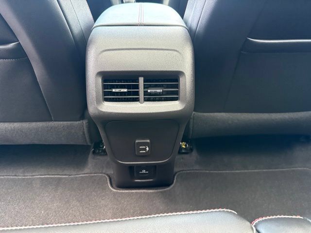 Certified 2024 Chevrolet Equinox RS w/ RS Leather Package AWD/4WD image 32