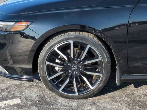 Used 2025 Honda Accord Touring image 7