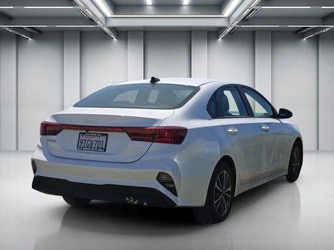 Certified 2023 Kia Forte LXS FWD image 3