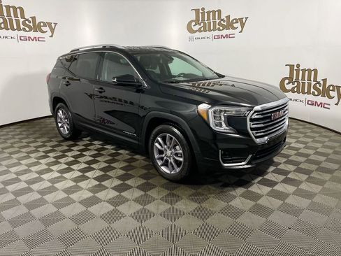 Used 2023 GMC Terrain SLT image 1