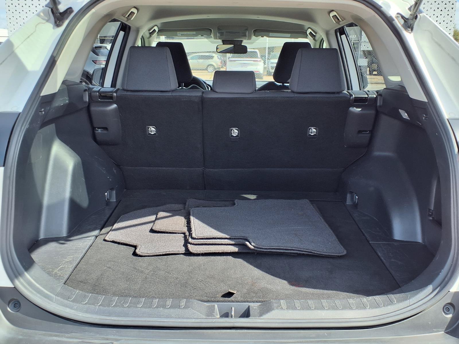 Used 2019 Toyota RAV4 LE FWD image 19