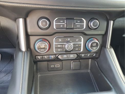 Certified 2024 Chevrolet Suburban Premier AWD/4WD image 15